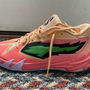 Puma basketball shoes Only one shoe not the pair Peach for amputees or mix match
